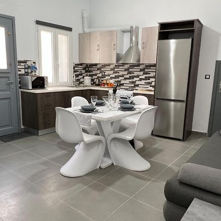 Thania'S House ,4 Minutes From The Center Of Hermoulis Ermoupoli Bagian luar foto