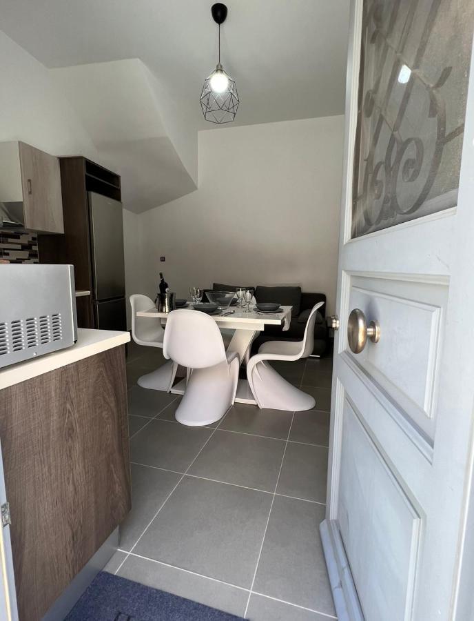 Thania'S House ,4 Minutes From The Center Of Hermoulis Ermoupoli Bagian luar foto