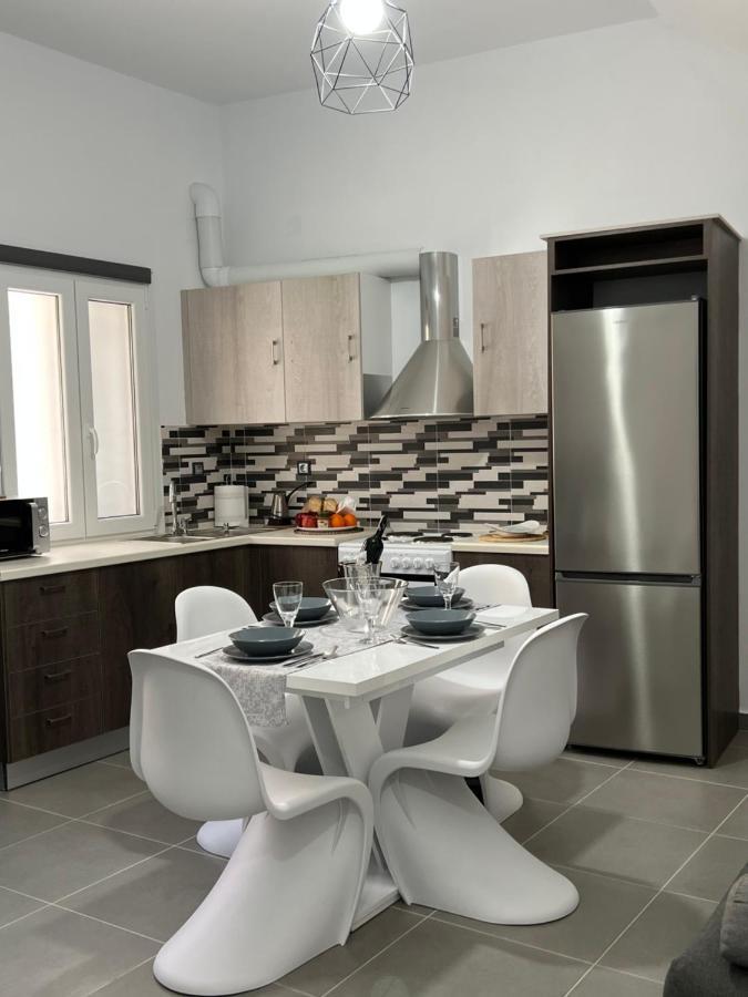 Thania'S House ,4 Minutes From The Center Of Hermoulis Ermoupoli Bagian luar foto